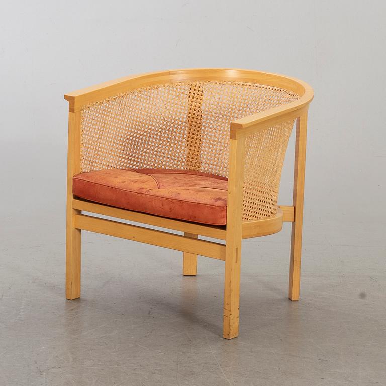 A sofa and an armchair in "Kongeserien" by Rud Thygesen & Johnny Sörensen. Designed in 1968.