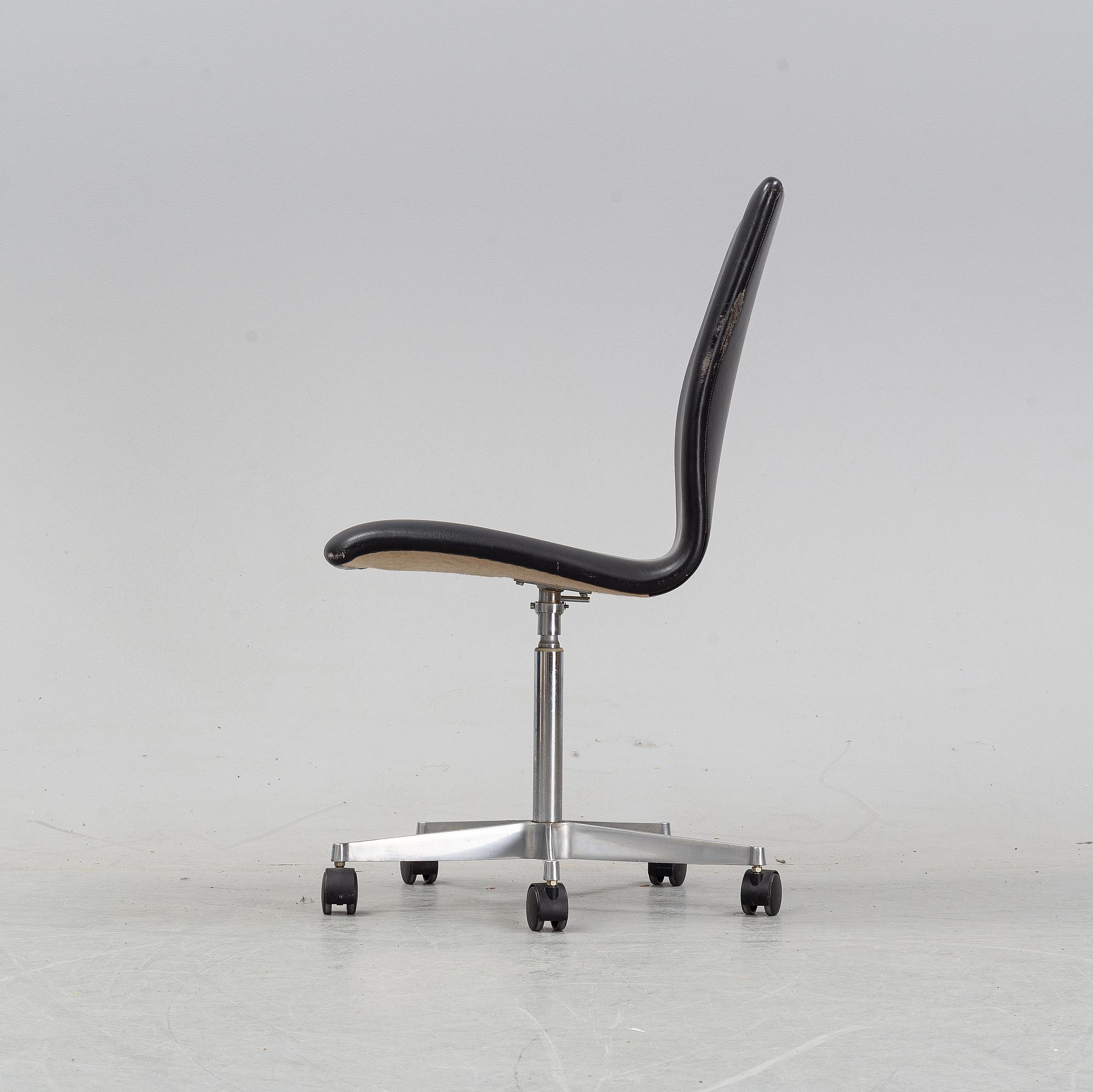 Arne Jacobsen, skrivbordsstol, "Oxford", Fritz Hansen, Danmark, 1985.