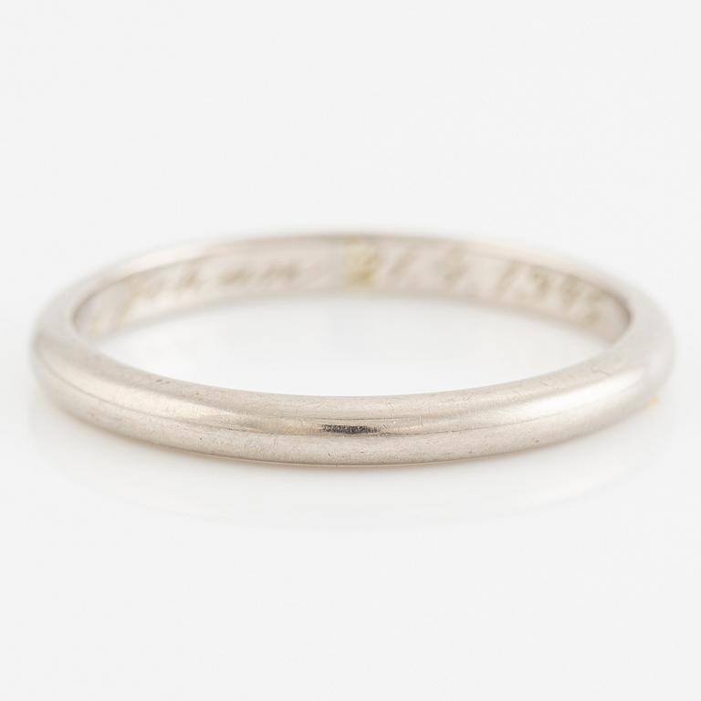 W.A. Bolin, ring, smooth, 18K white gold, 1940s.