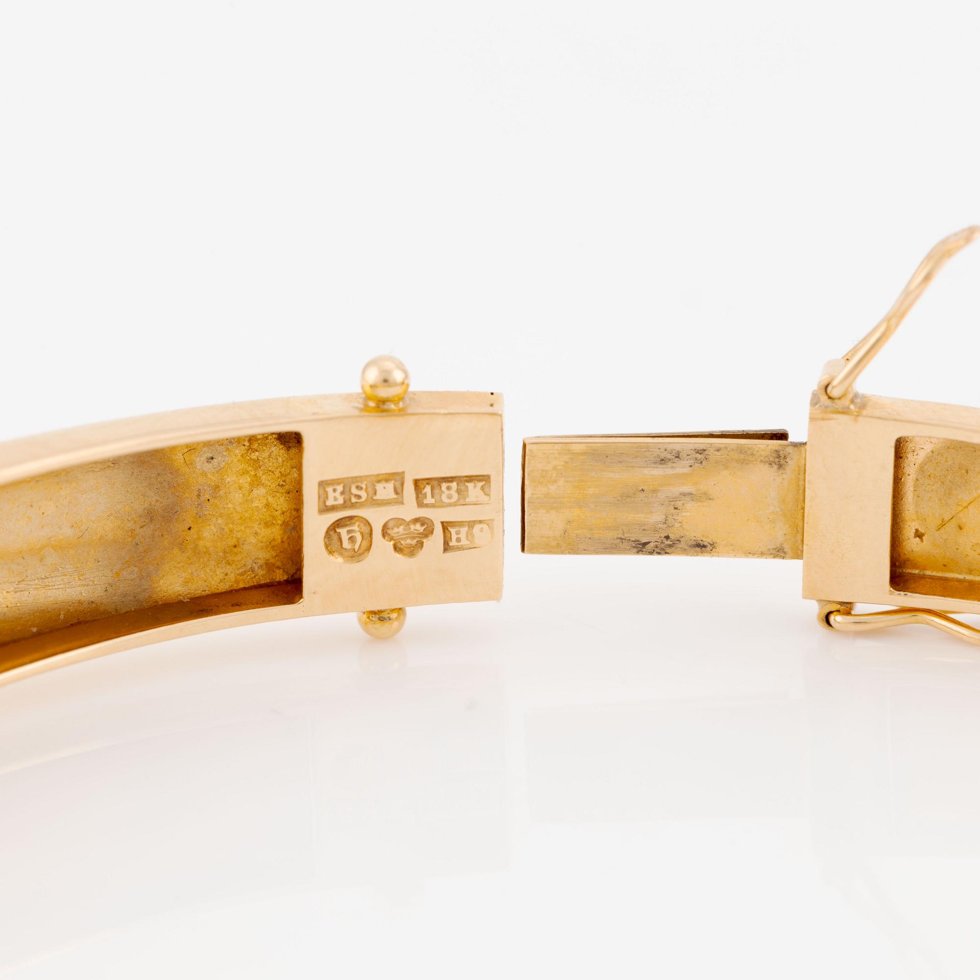 Bangle, 18K gold with pearls and small octagon-cut diamonds.