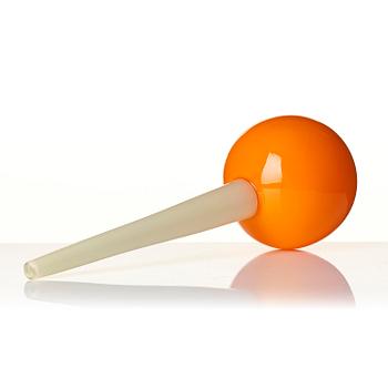 Gunnel Sahlin, a glass bottle, Pilchuck Glass School, Seattle, 1995, blown by Dante Marioni.