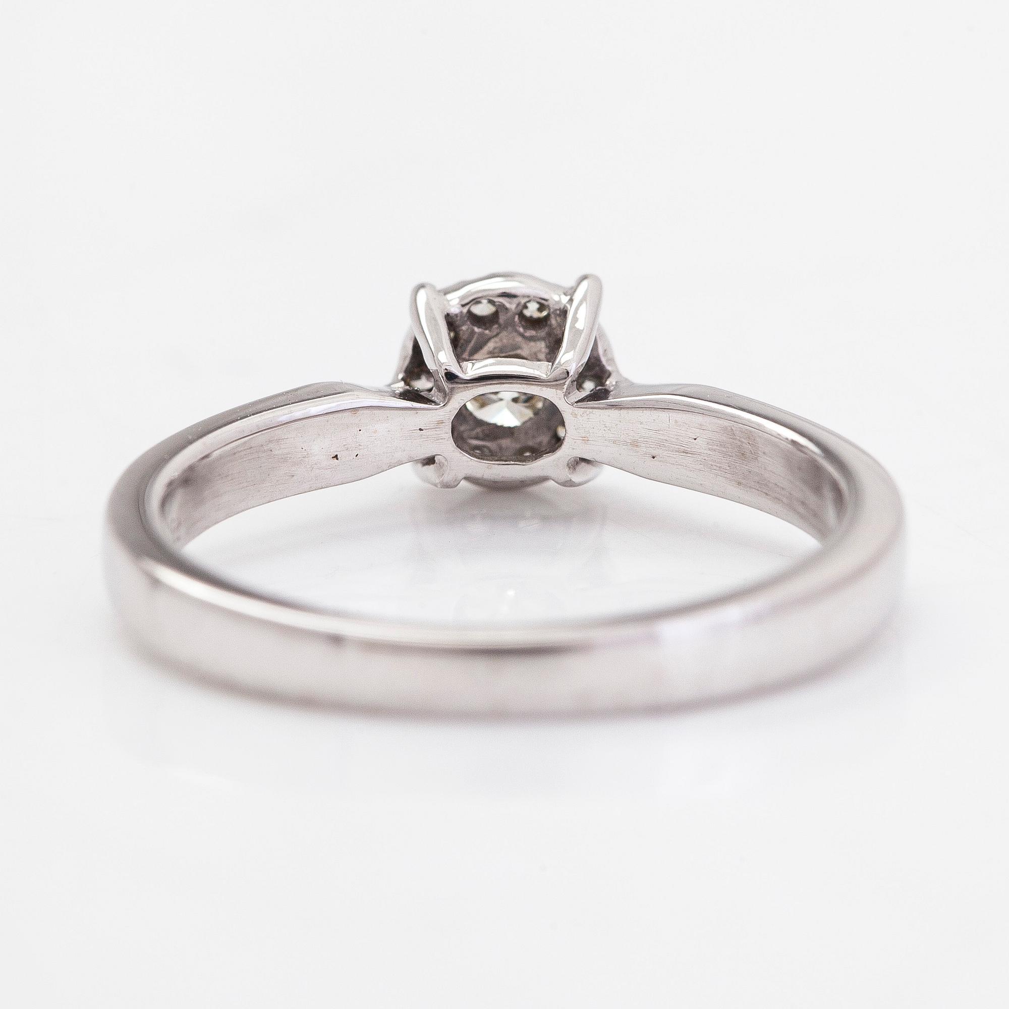 Ring, 14K vitguld, diamanter totalt ca 0.15 ct enligt gravyr.