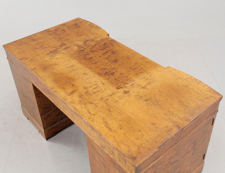 SKRIVBORD, Karl Johan-stil, 1900-talets början.