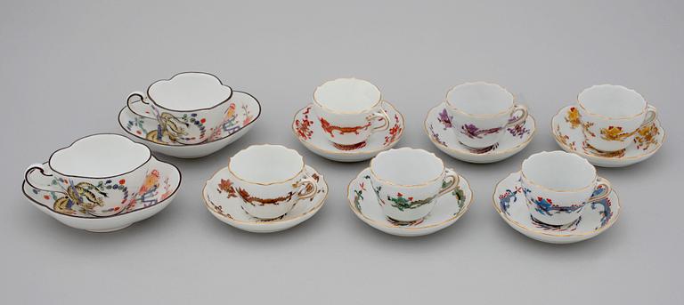 KAFFEKOPPAR MED FAT, 6+2 st. Porslin, Meissen. 1900-tal.