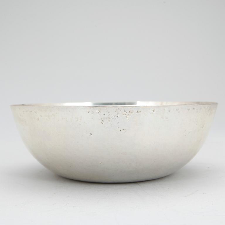 SKÅL, silver, E Råström, Stockholm, 1976. Vikt ca 227 gram.