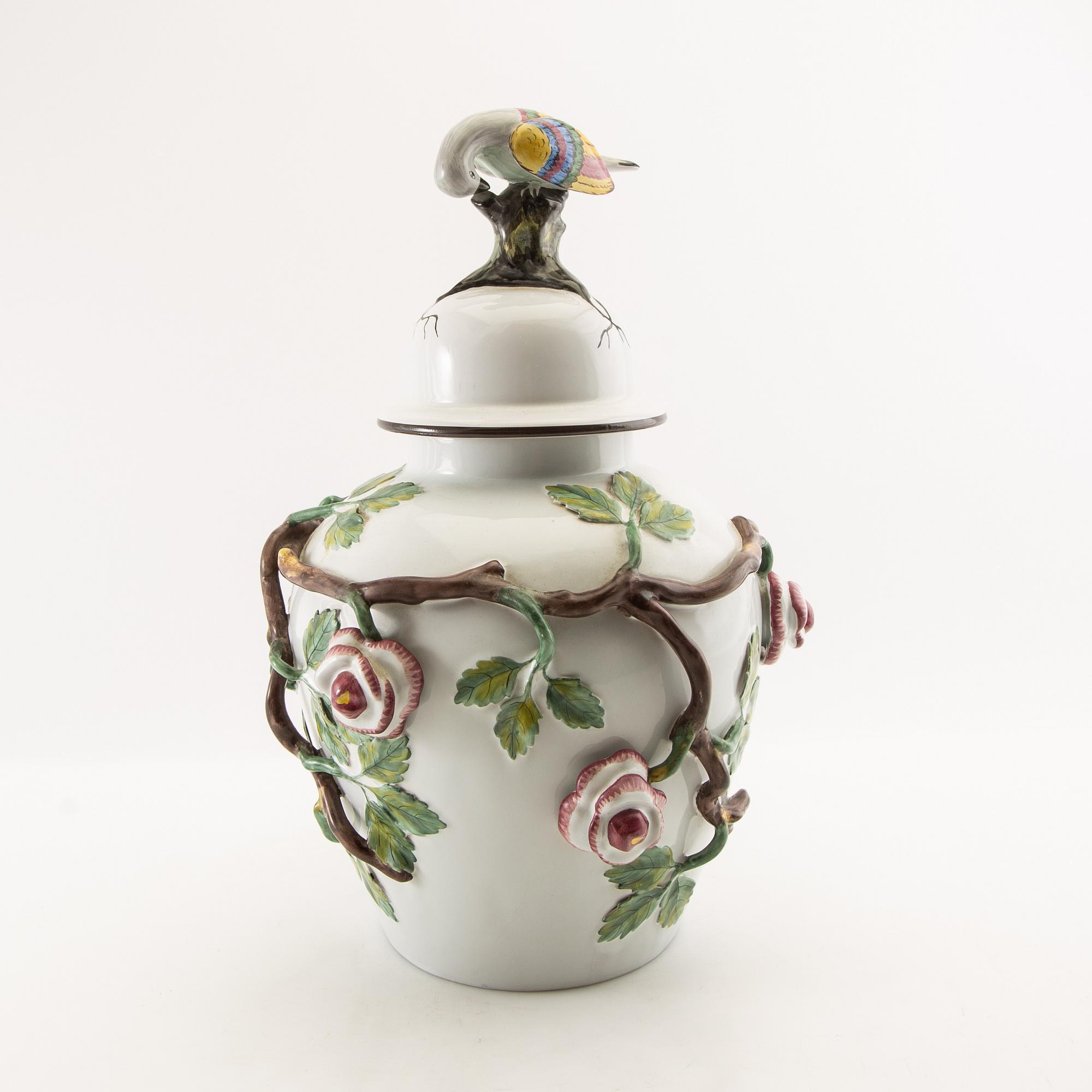Urna med lock Rokoko-stil Rörstrand 1900-talets mitt flintgods.