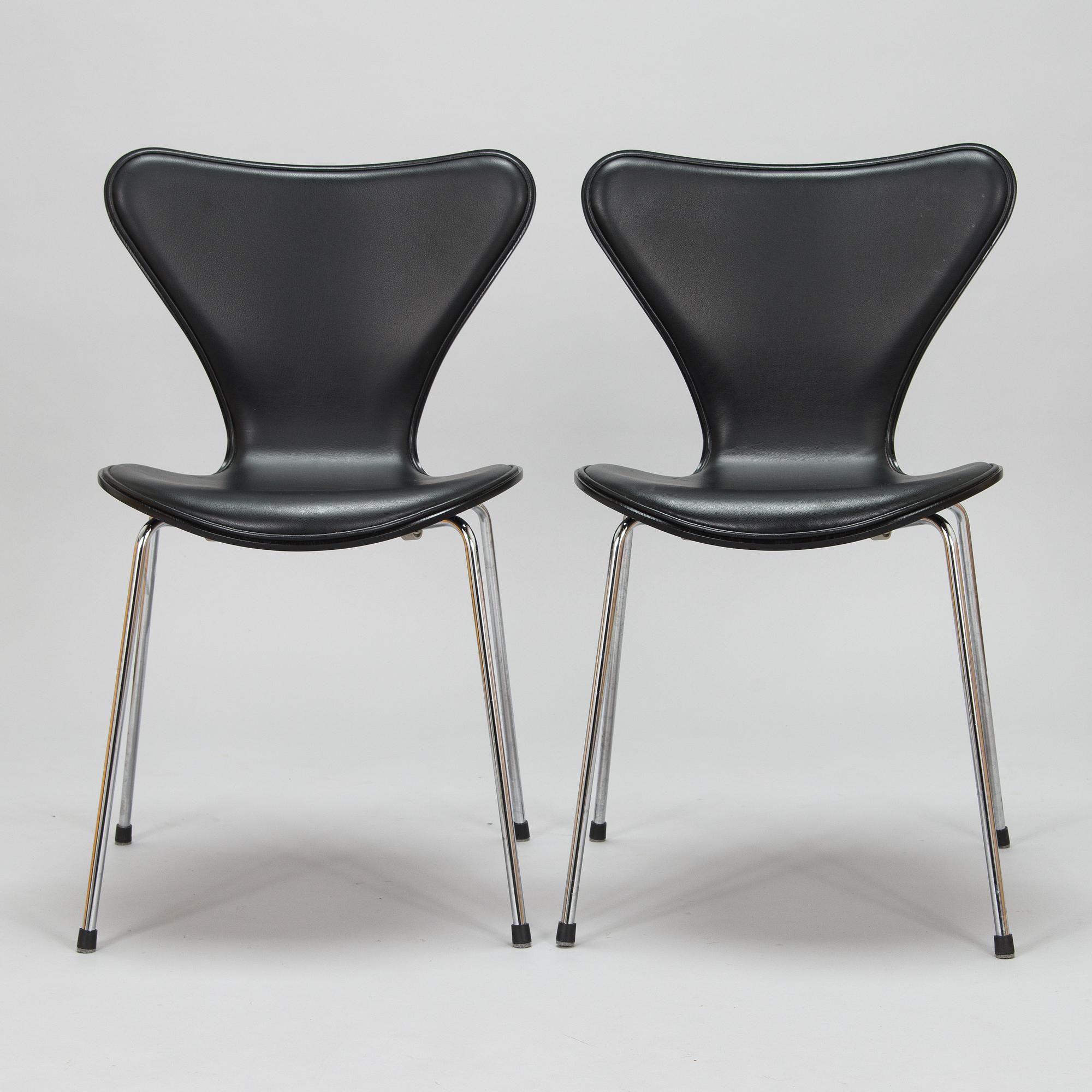 Arne Jacobsen, a set of five 'Sjuan' chairs for Fritz Hansen, Denmark.