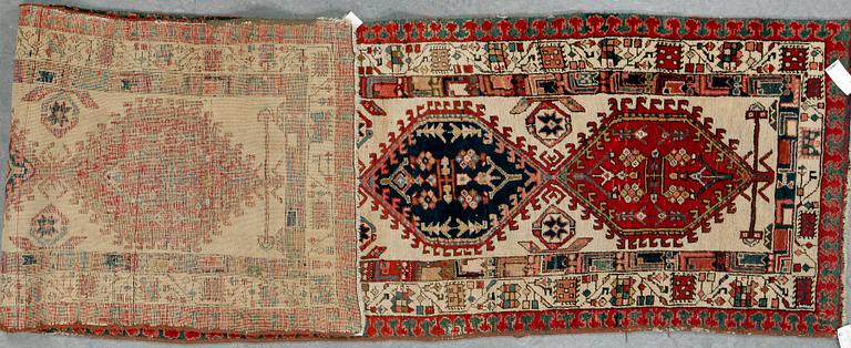 GALLERIMATTA, antik, orientalisk, ca 340x90.