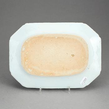 STEKFAT, porslin, Kina, Qianlong (1736-95).