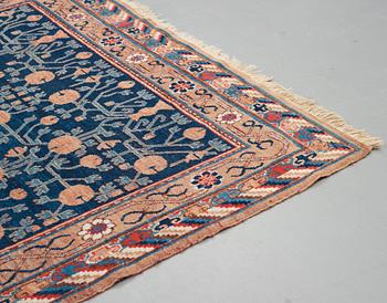 Matto, a semi-antique Khotan, Xinjiang, China, ca 287-290,5 x 154-156 cm.