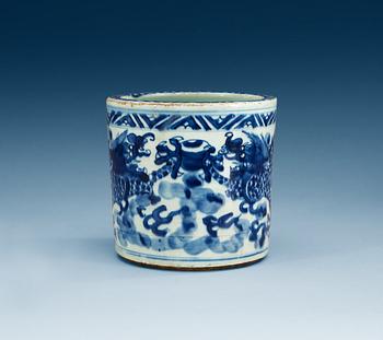 1552. A blue and white brush pot, Transition, 17th Century.