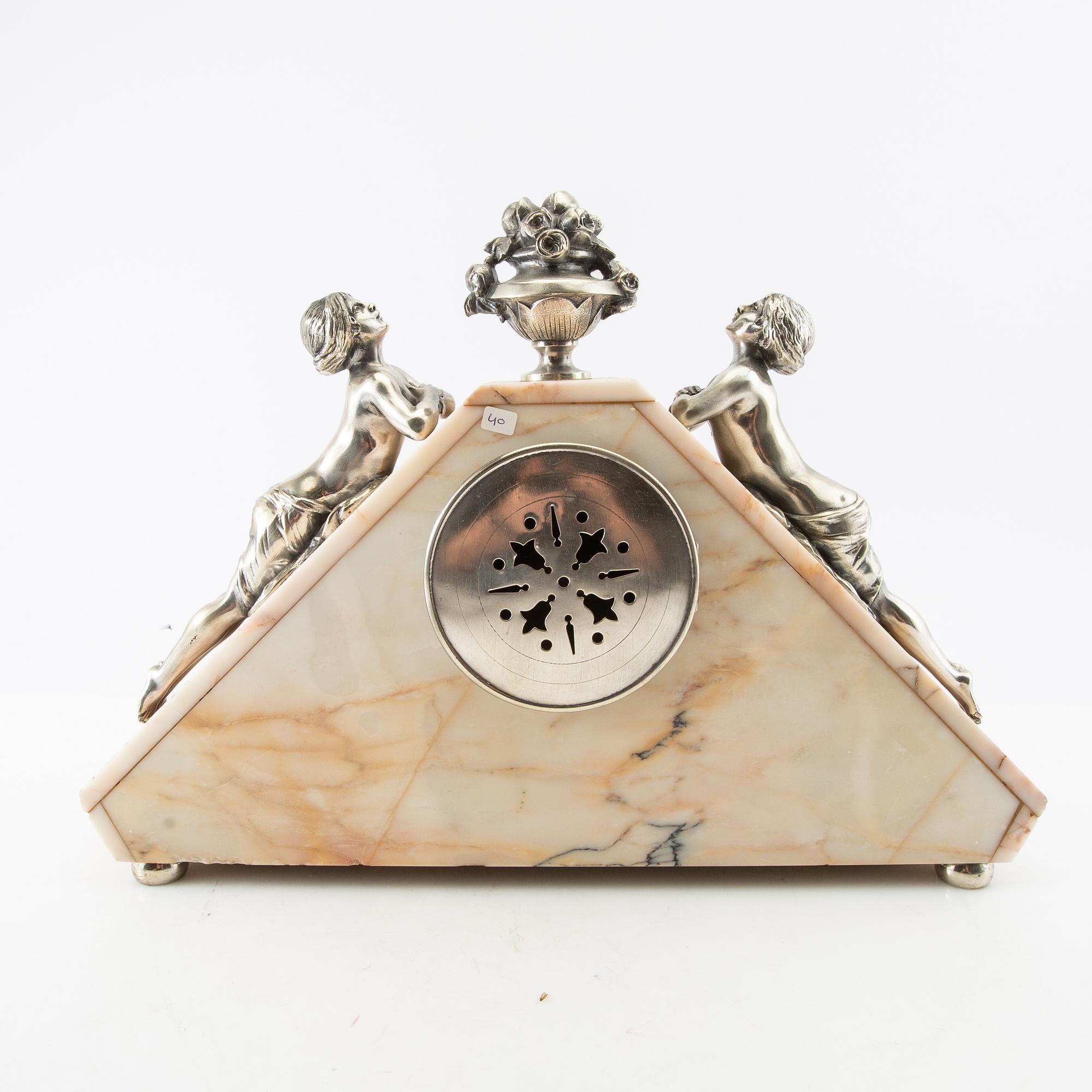 Table garniture 3 dlr Art Deco first half of the 20th century.