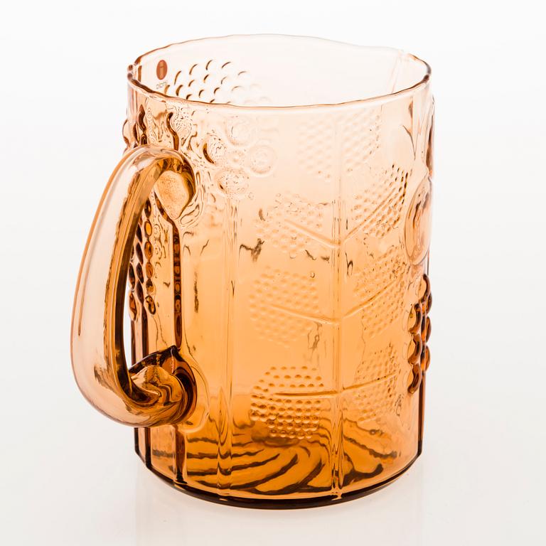 OIVA TOIKKA, A 'Flora' glass pitcher with a set of six 'Flora' tumblers. Model designed in 1966.