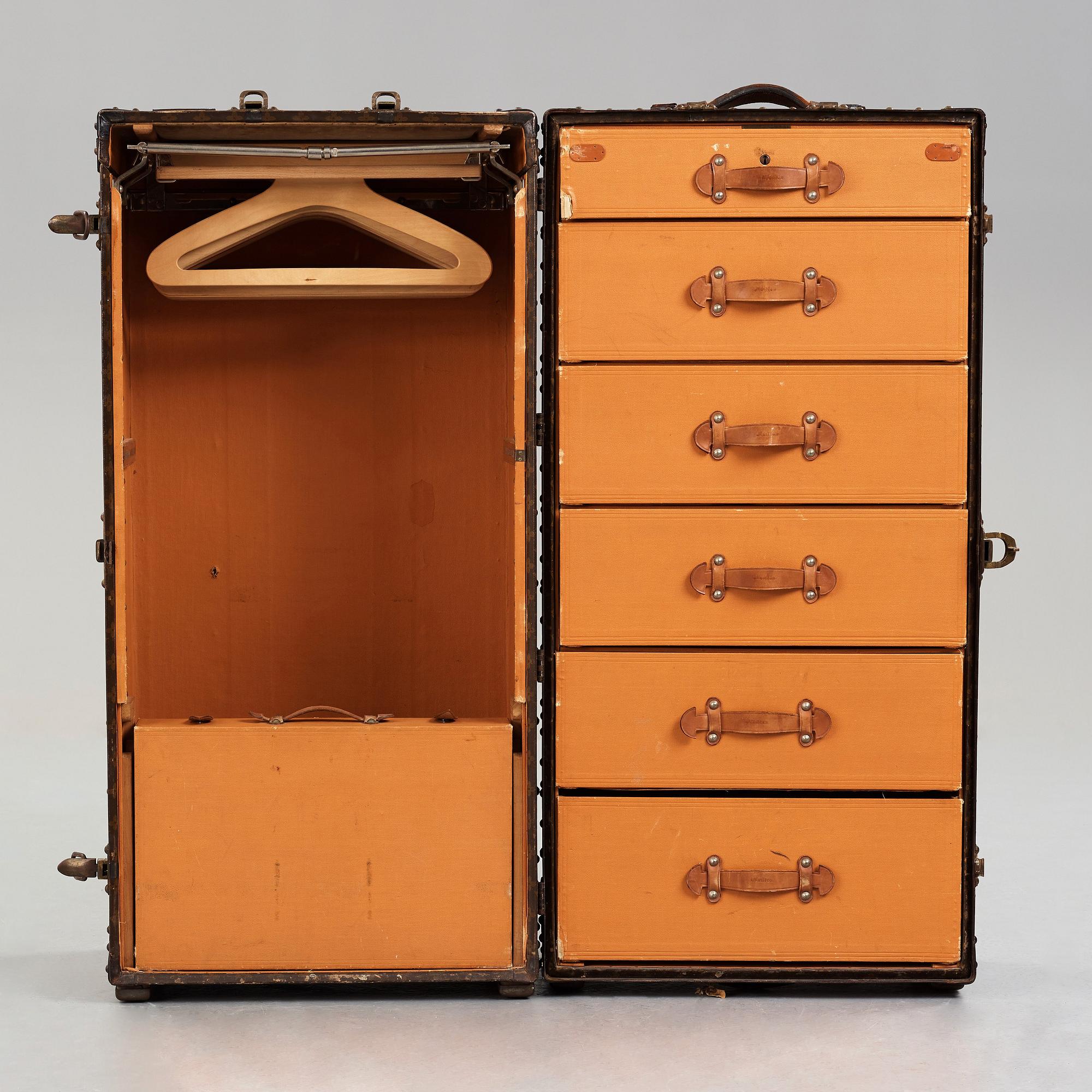 Louis Vuitton, KOFFERT/RESEGARDEROB, Louis Vuitton, tidigt 1900-tal.