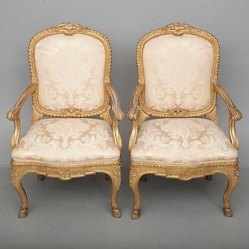 KARMSTOLAR, ett par, rokokostil, Frankrike 1800-talets slut.