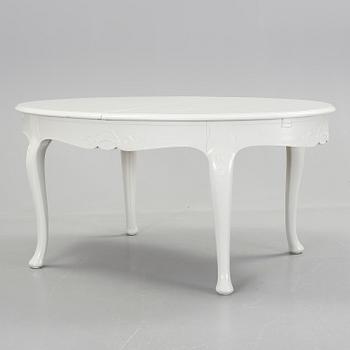 MATGRUPP, 9 delar + 3 iläggsskivor, rokokostil, 1900-talets första hälft.