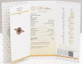 A 14K gold ring with diamonds ca. 1.02 ct in total. AIG certificate.