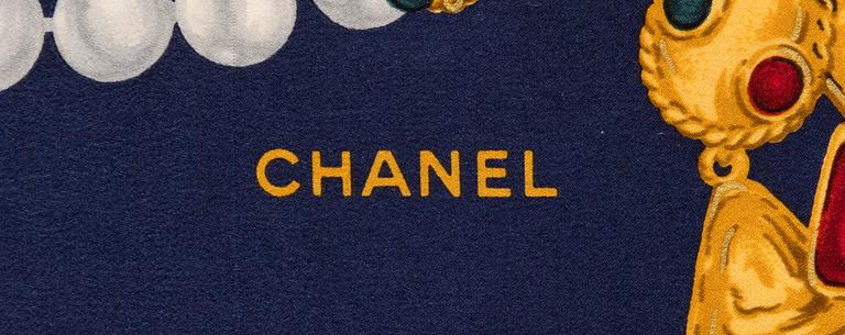 Chanel, huivi.
