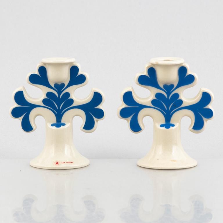 Lisa Larson, ljusstakar, 6 st, ljuslykta samt salt- och pepparströare, stengods och majolika, bl.a. Höganäs.