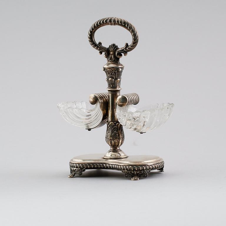 SALTKAR, silver och glas, otydliga svenska stämplar, 1800-talets mitt.