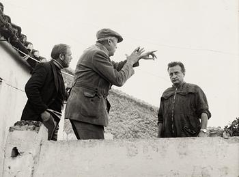 FOTOGRAFIER, 2 st, samramade. Föreställande Sven Nykvist och John Huston, 1971.