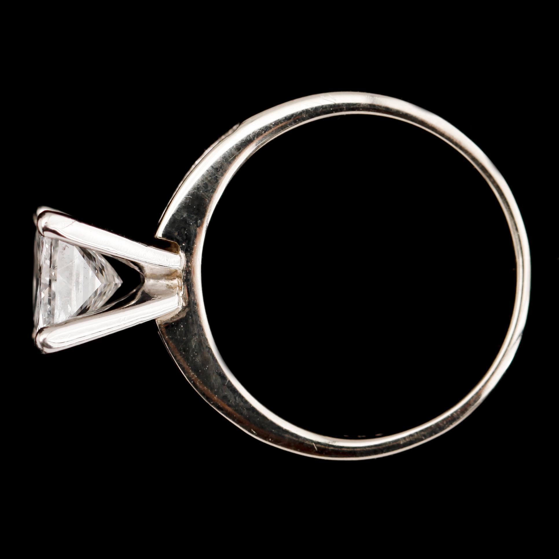 RING, 18 k vitguld, med princesslipad diamant 1.25 ct.
