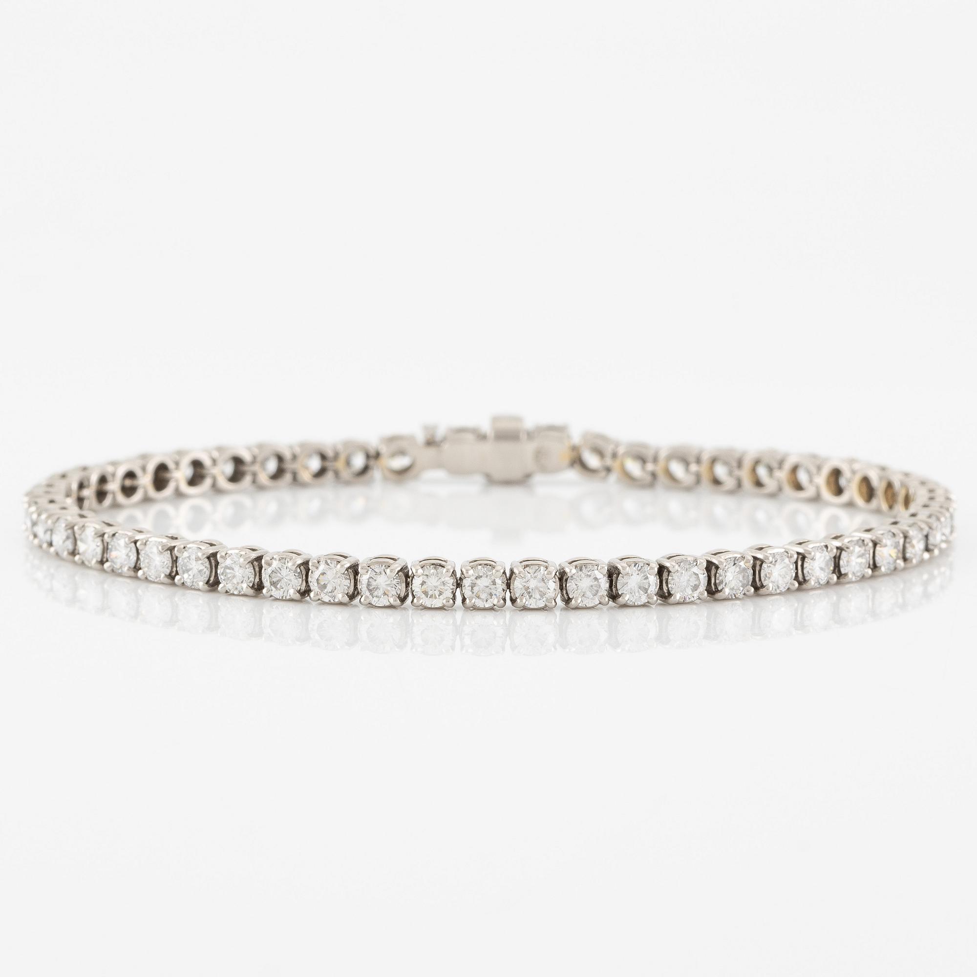 Tennis bracelet, platinum with brilliant-cut diamonds.