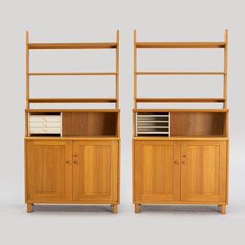 Carl Malmsten, a pair of oak 'Visingsö' bookcases/cabinets, second half of the 20th Century.