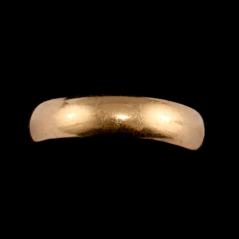 RING, 18k guld, Evir, Falköping, 1968. Vikt 6 g.