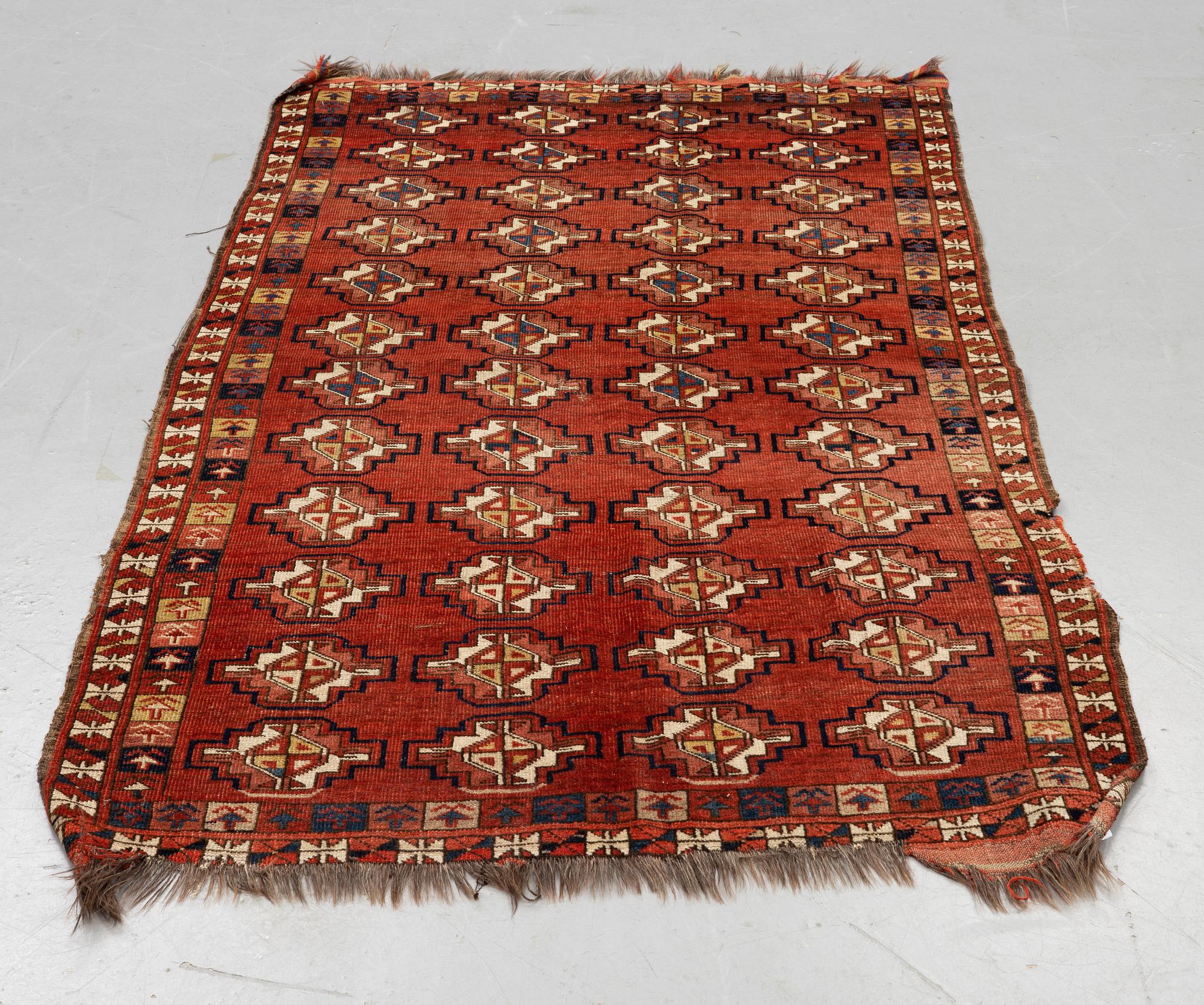 Matta, antik, Turkmen, ca 204-206 x 124 cm.