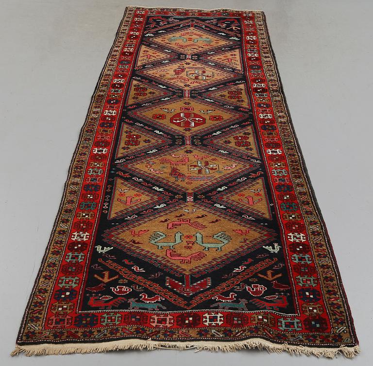 MATTA, orient, ca 301 x 102 cm.