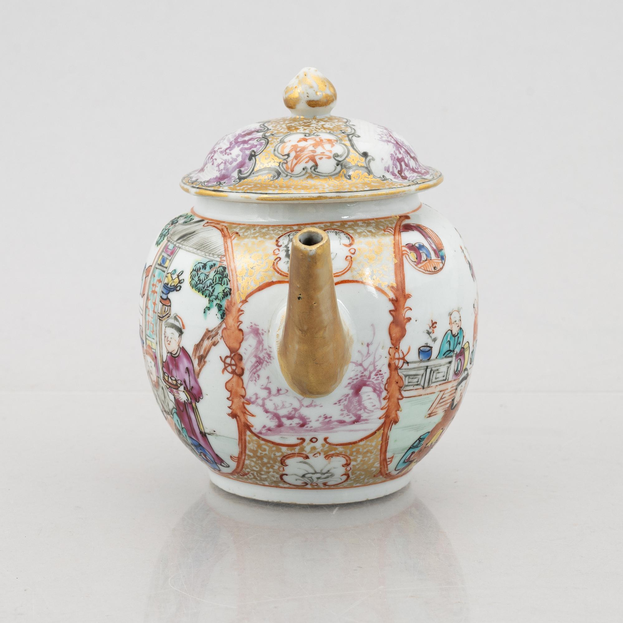 Tekanna med lock, kompaniporslin. Qingdynastin, Qianlong (1736-95).