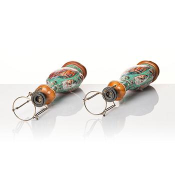 A pair of Chinese porcelain vases made in to lamps, Qing dynasty, circa 1800.
