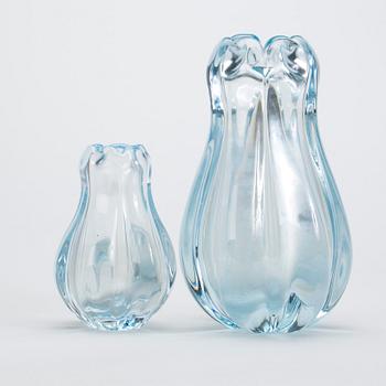 VASER, 2 st, glas, "Stella Polaris", Vicke Lindstrand, Orrefors. 1900-talets mitt.