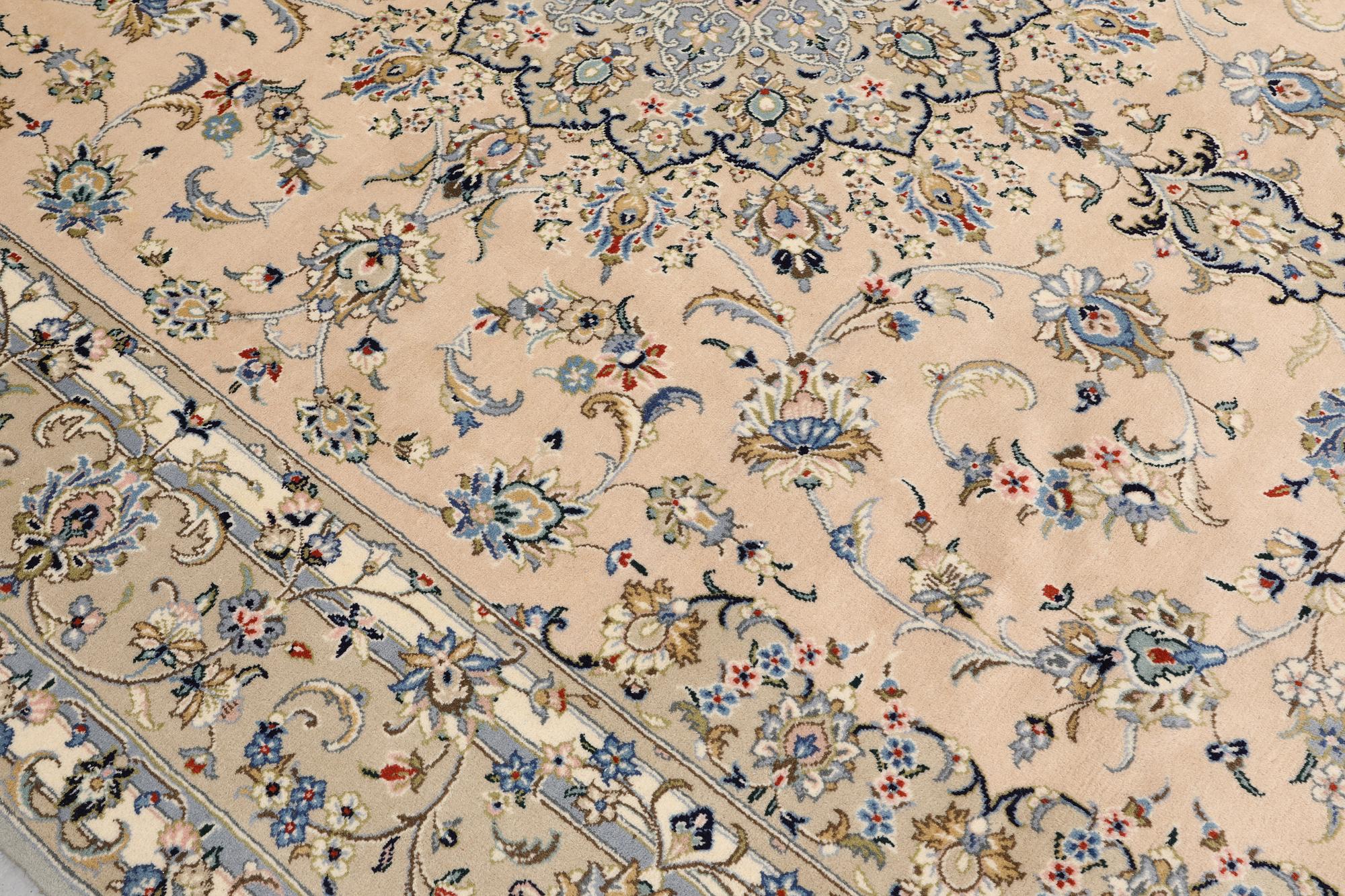 A Keshan carpet, approx. 363 x 244 cm.