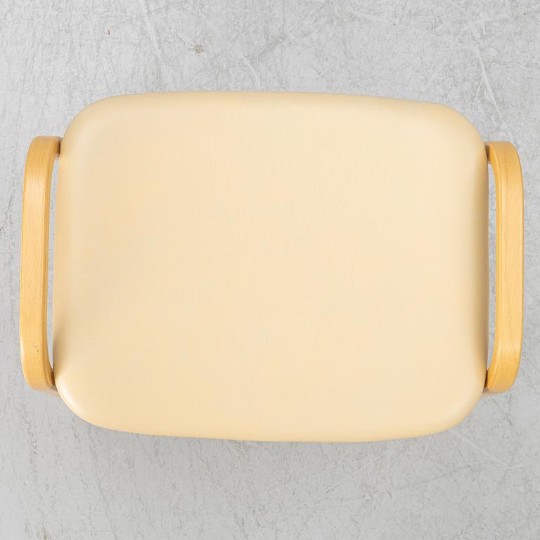 Yngve Ekström, fotpall "Lamino", Swedese, 2013.