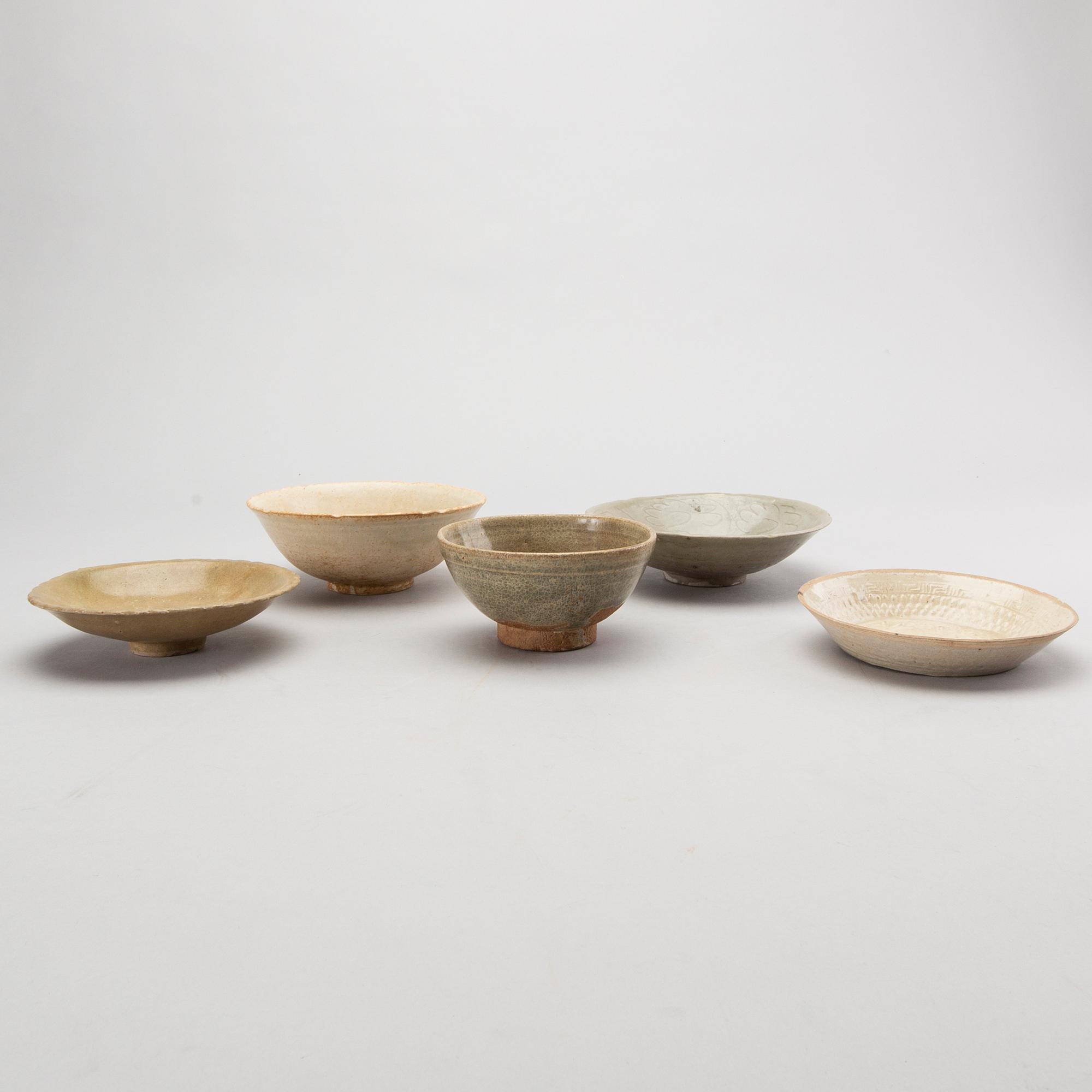 SKÅLAR 5 st Sydostasien 16/1700-tal eller äldre.