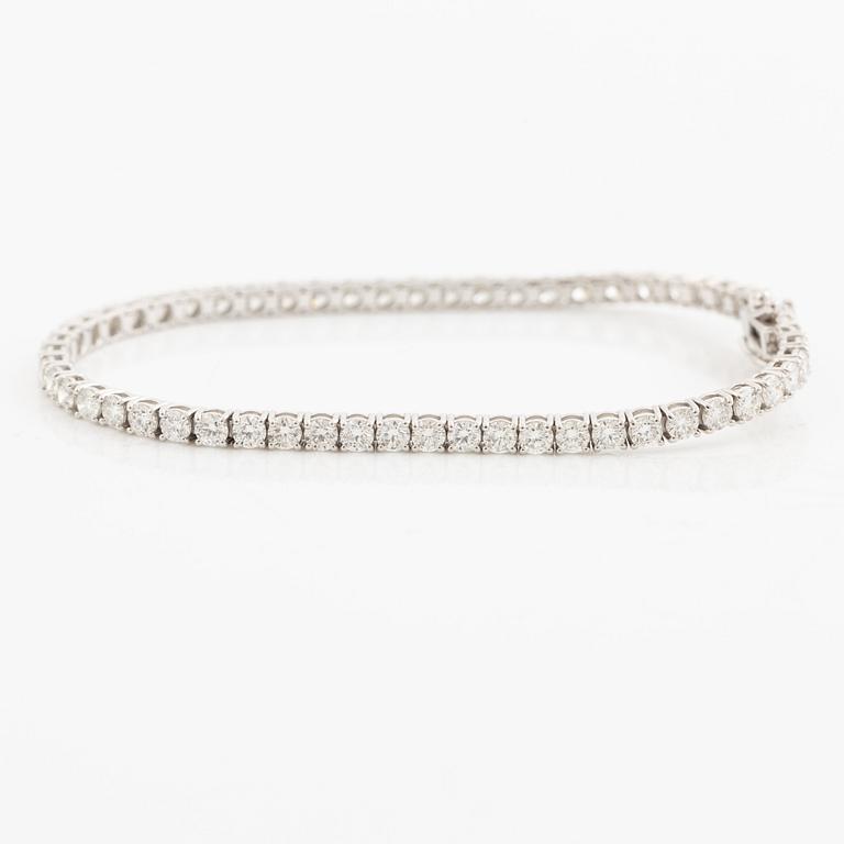 Tennis bracelet 18K white gold with brilliant-cut diamonds.