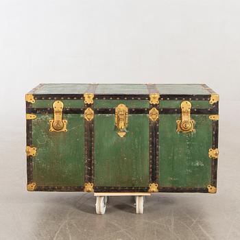 An Italien Brevettato trunk first half of the 20th century.