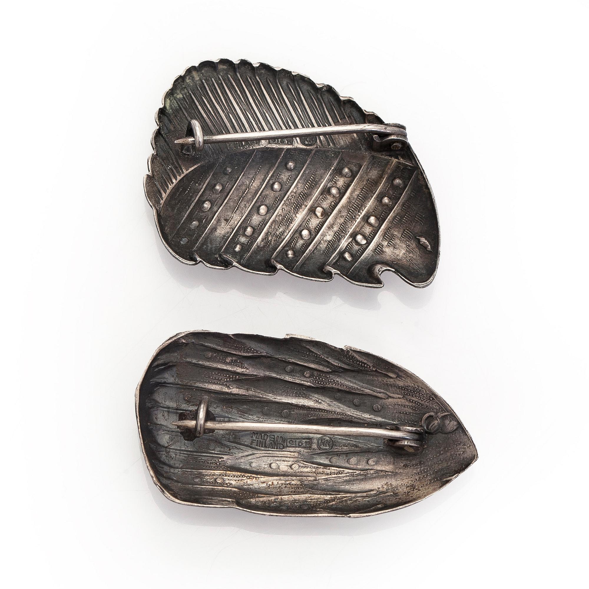 Kirsti Ilvessalo, broscher, 2 st, silver, Kalevala Koru.