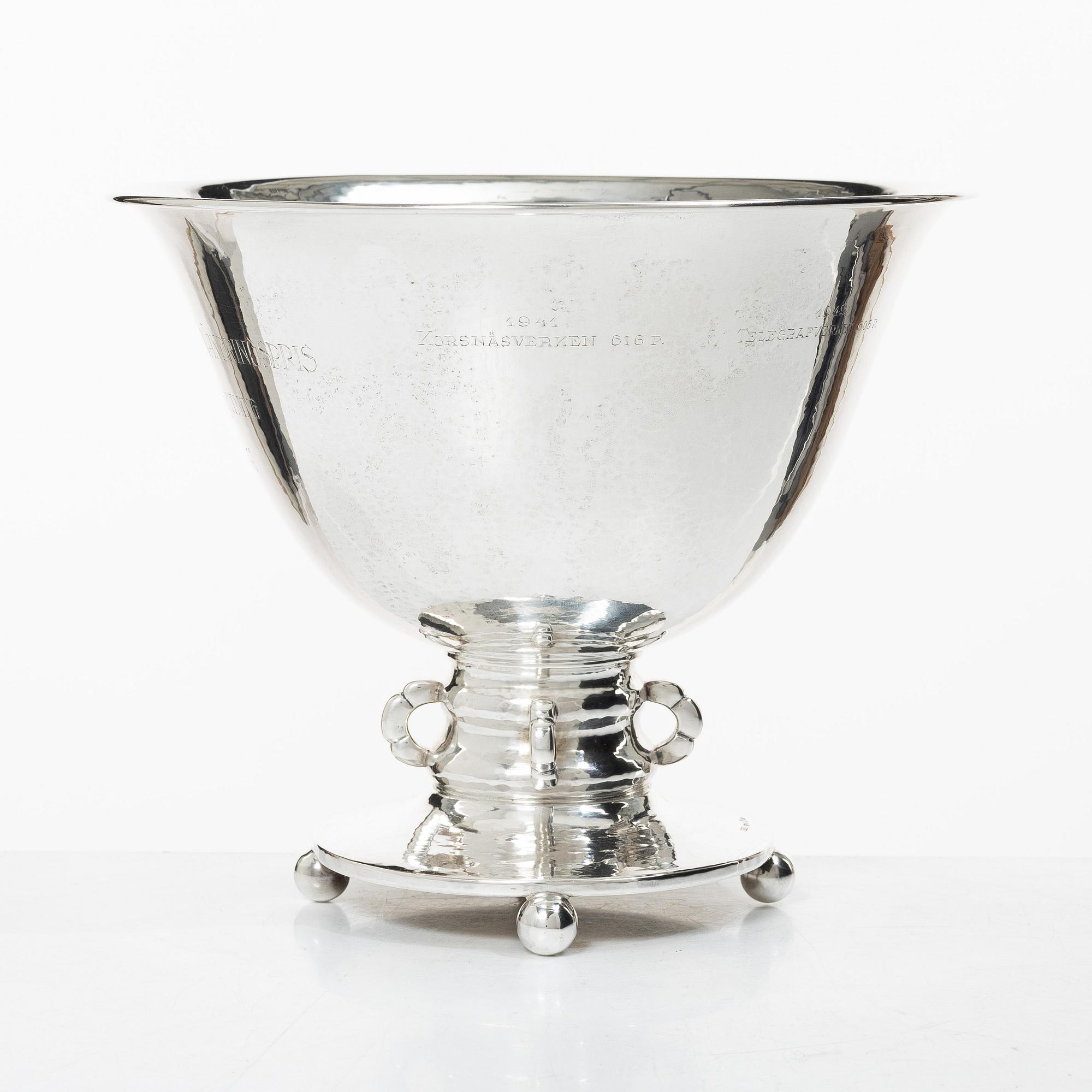 C.G. Hallberg, A Swedish silver bowl, mark of CG Hallberg, Stockholm 1925.