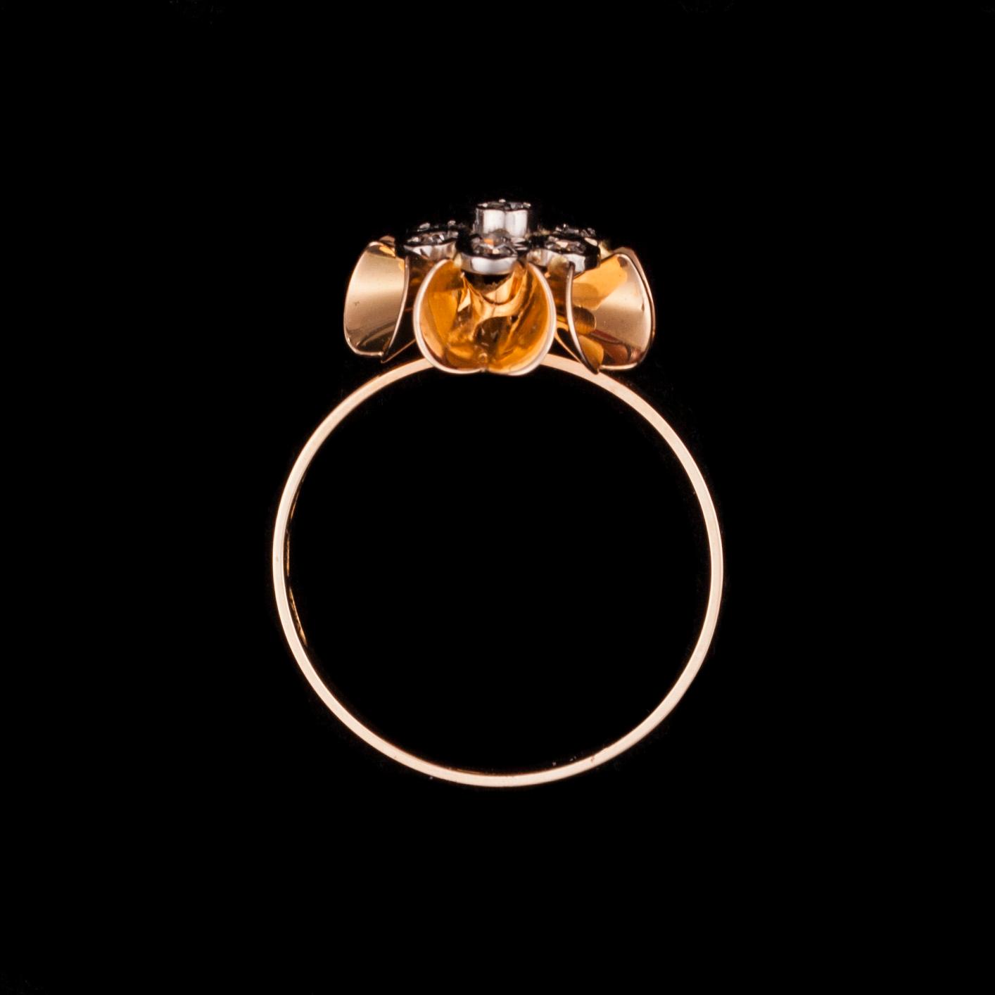 RING, 14K guld, 7 diamanter tot. ca 0,05 ct. Elis Kauppi Kupittaan Kulta 1983. Vikt 3 g.