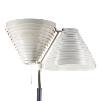 ALVAR AALTO, FLOOR LAMP, A 810. Alvar Aalto, stamped Valaistustyö.