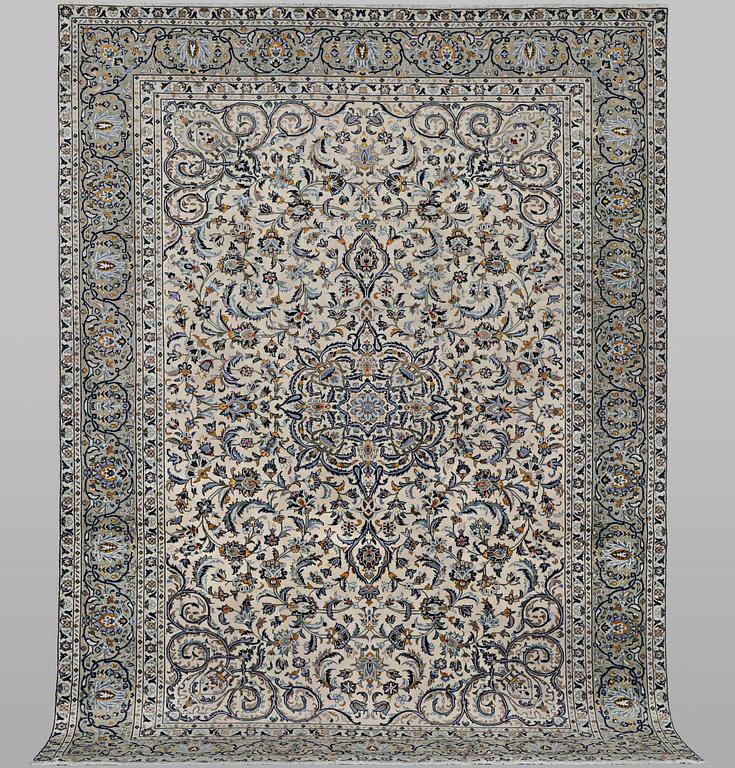 Matta, Kashan, ca 345 x 241 cm.