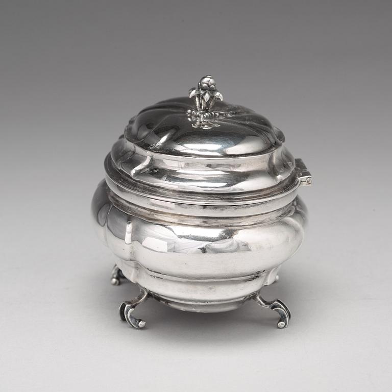 A Swedish 18th century Gustavian silver sugar-casket, mark of Niclas Warneck, Karlstad 1755.