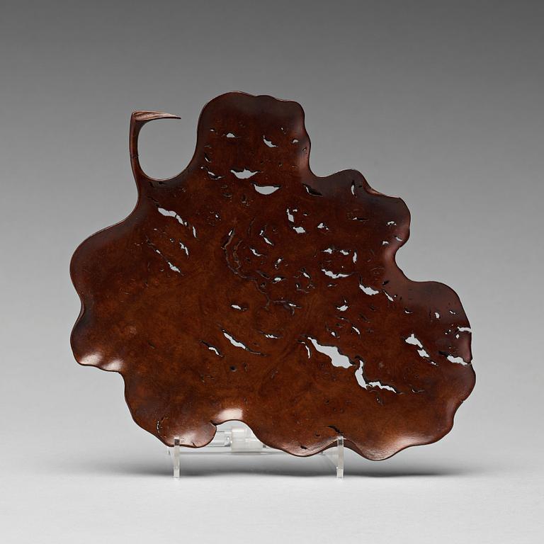 An elegant boxwood leaf shaped tray, 19th Century.