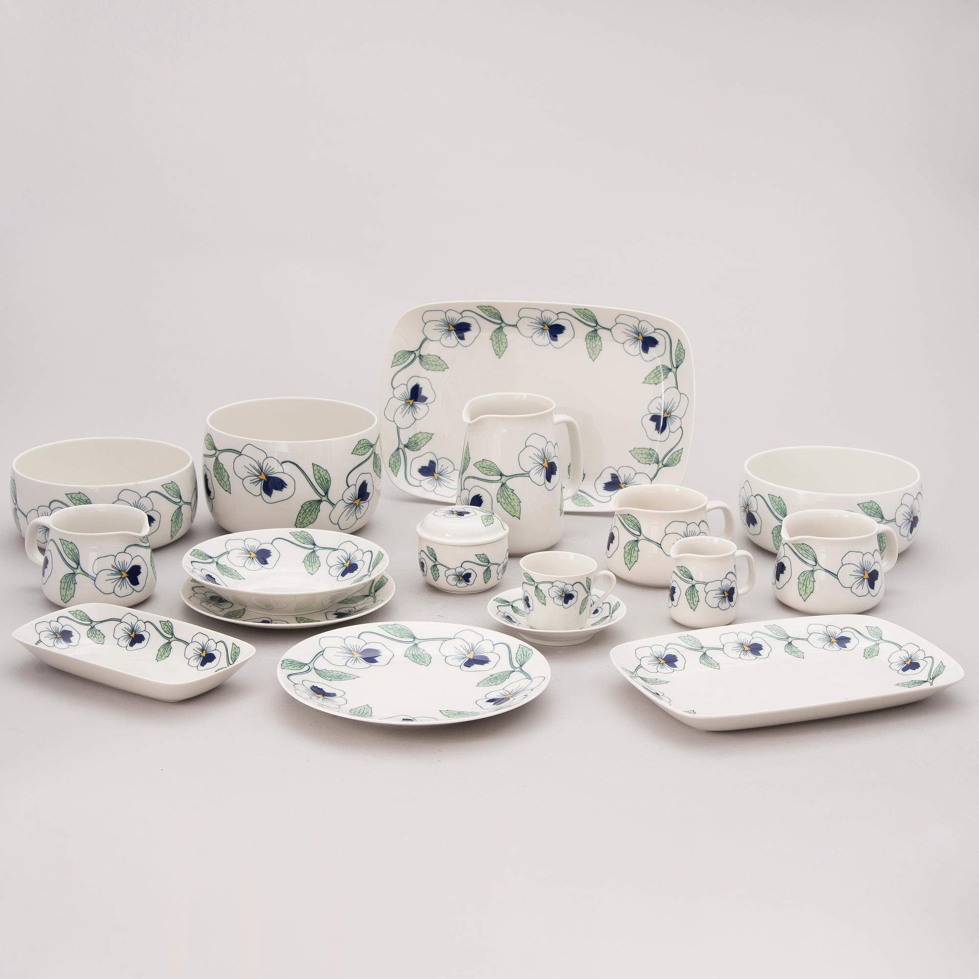 SYLVIA LEUCHOVIUS, 84 osaa, posliinia, "Sylvia", Juhla-astiasto, Rörstrand, 1900-luvun loppupuoli.