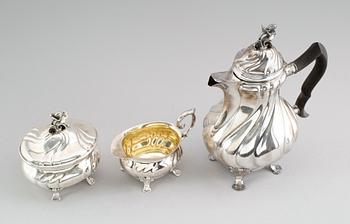 KAFFESERVIS, 3 delar, silver, CG Hallberg, Stockholm 1946. Vikt ca 1261 gram.