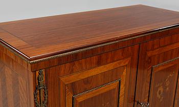 BARSKÅP, gustaviansk stil, 1900-talets mitt/andra hälft.