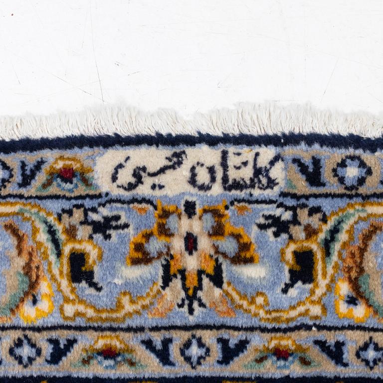 Matta, Keshan, ca 385 x 270 cm.